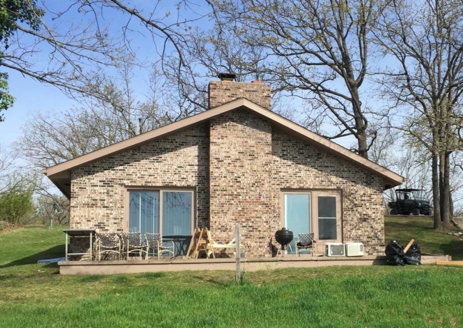 A 40 Year Old House Gets a Nautically New Lake House Makeover